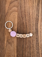 Lade das Bild in den Galerie-Viewer, Schlüsselanhänger Mama und Papa - Rosa Grau
