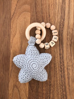 Lade das Bild in den Galerie-Viewer, Greifring Stern personalisiert - Creme
